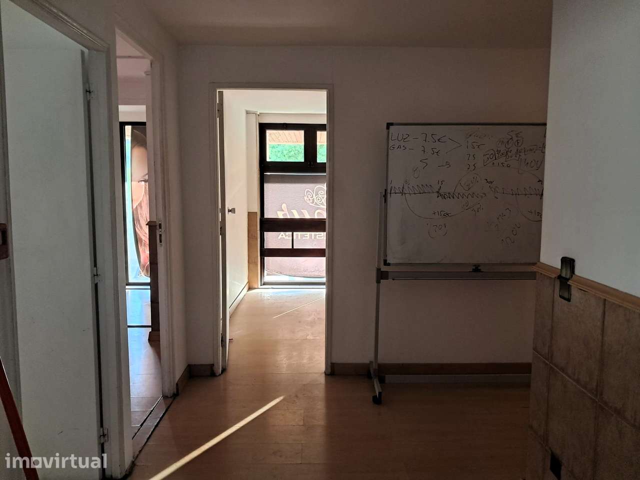 Oportunidade de arrendamento -Loja Comercial com excelente localização - Grande imagem: 4/9