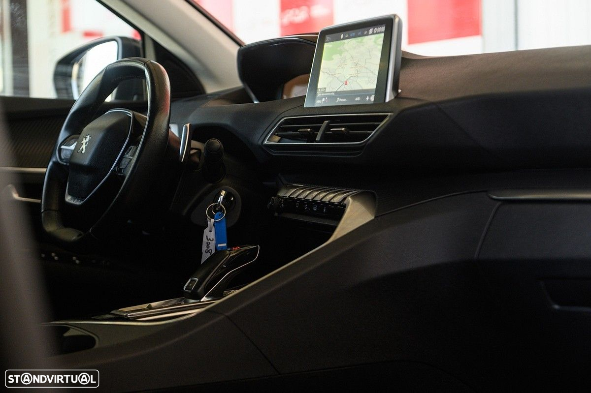 Peugeot 3008 PureTech 130 Stop & Start GPF EAT8 Active Business-Pack - 25