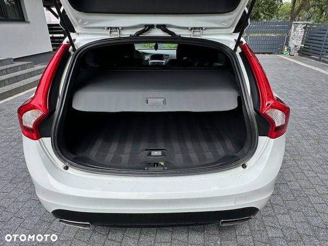 Volvo V60 D4 Geartronic Summum - 15
