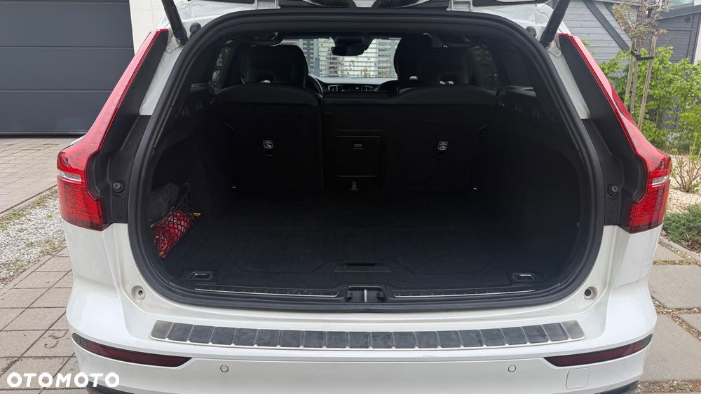Volvo V60 B5 B AWD R-Design - 19