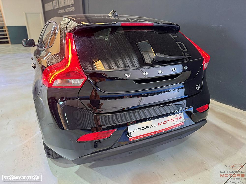 Volvo V40 D2 Black Line - 10