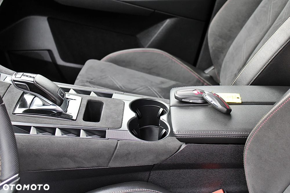 DS Automobiles DS 7 Crossback 1.6 PureTech Performance Line + - 24