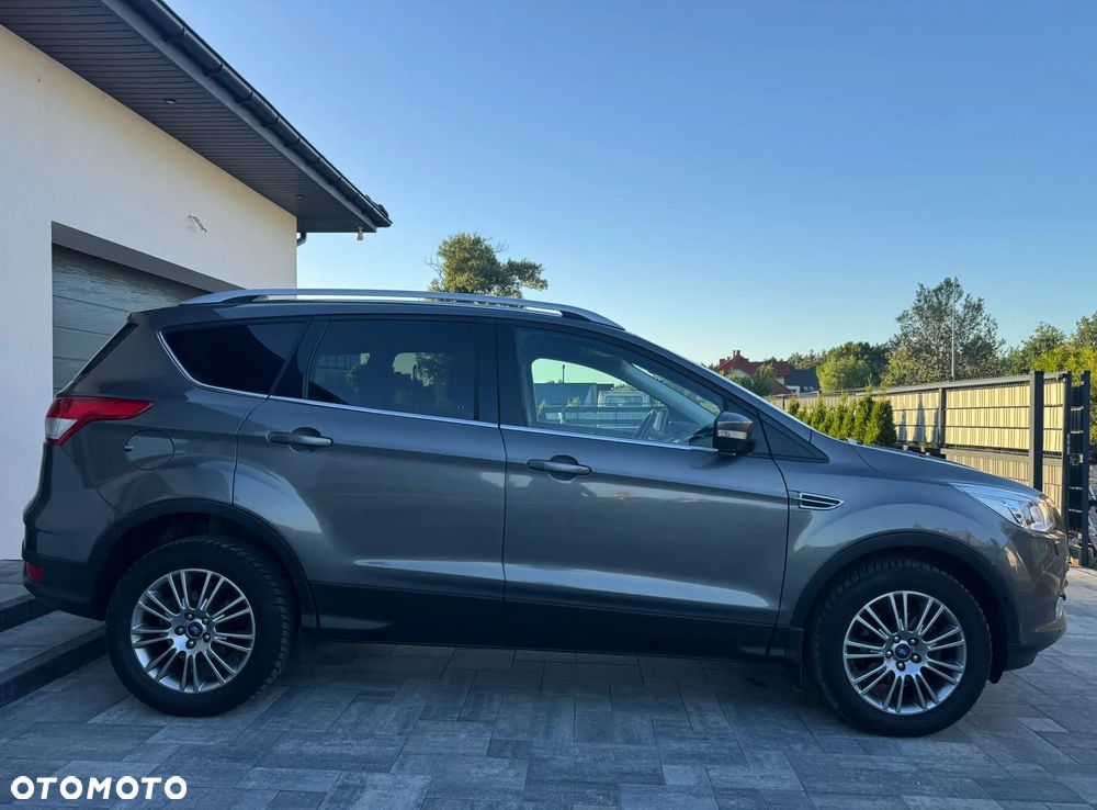 Ford Kuga 1.6 EcoBoost 2x4 Titanium - 5