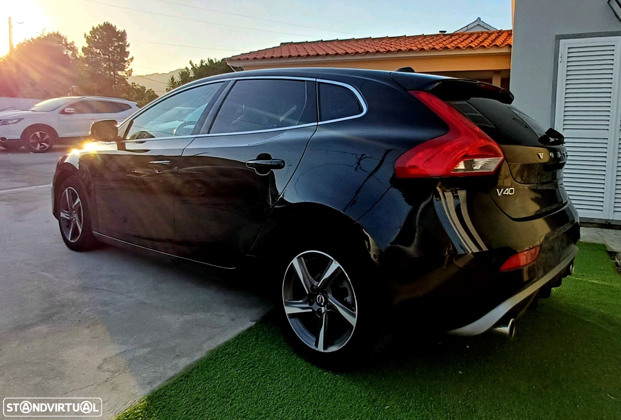 Volvo V40 2.0 D2 R-Design - 17