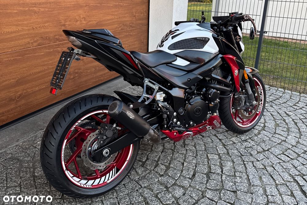 Suzuki GSX - 3