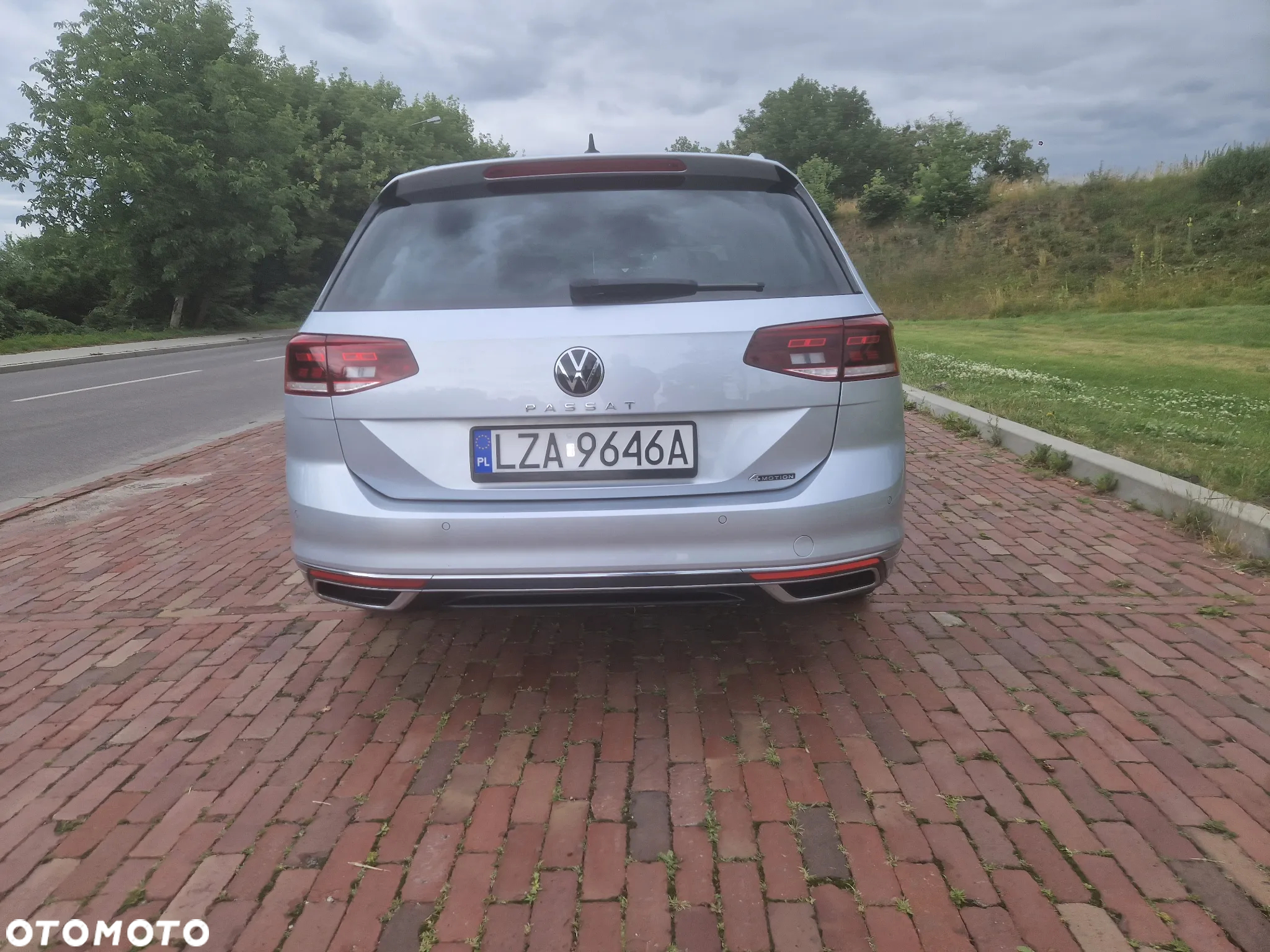 Volkswagen Passat 2.0 TDI 4Mot Elegance DSG - 12