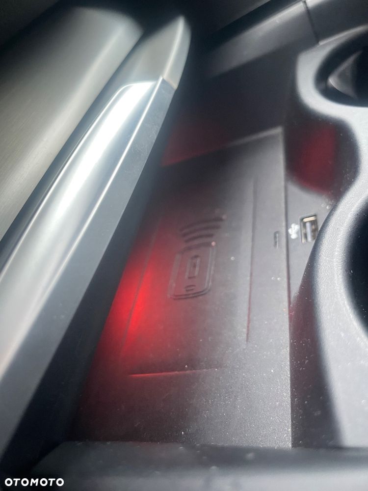 BMW Seria 5 530d xDrive Touring M Sport Edition - 22