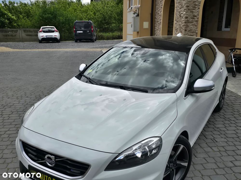 Volvo V40 D2 R Design - 6
