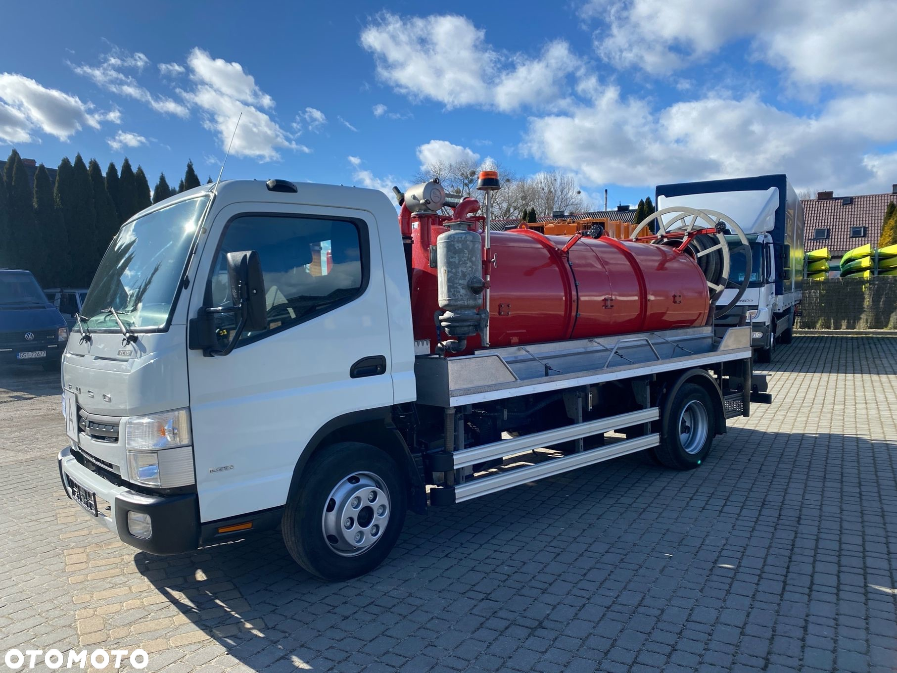 Mitsubishi CANTER 3,0 FUSO BECZKA  ASENIZACYJNY 3800 L - 3