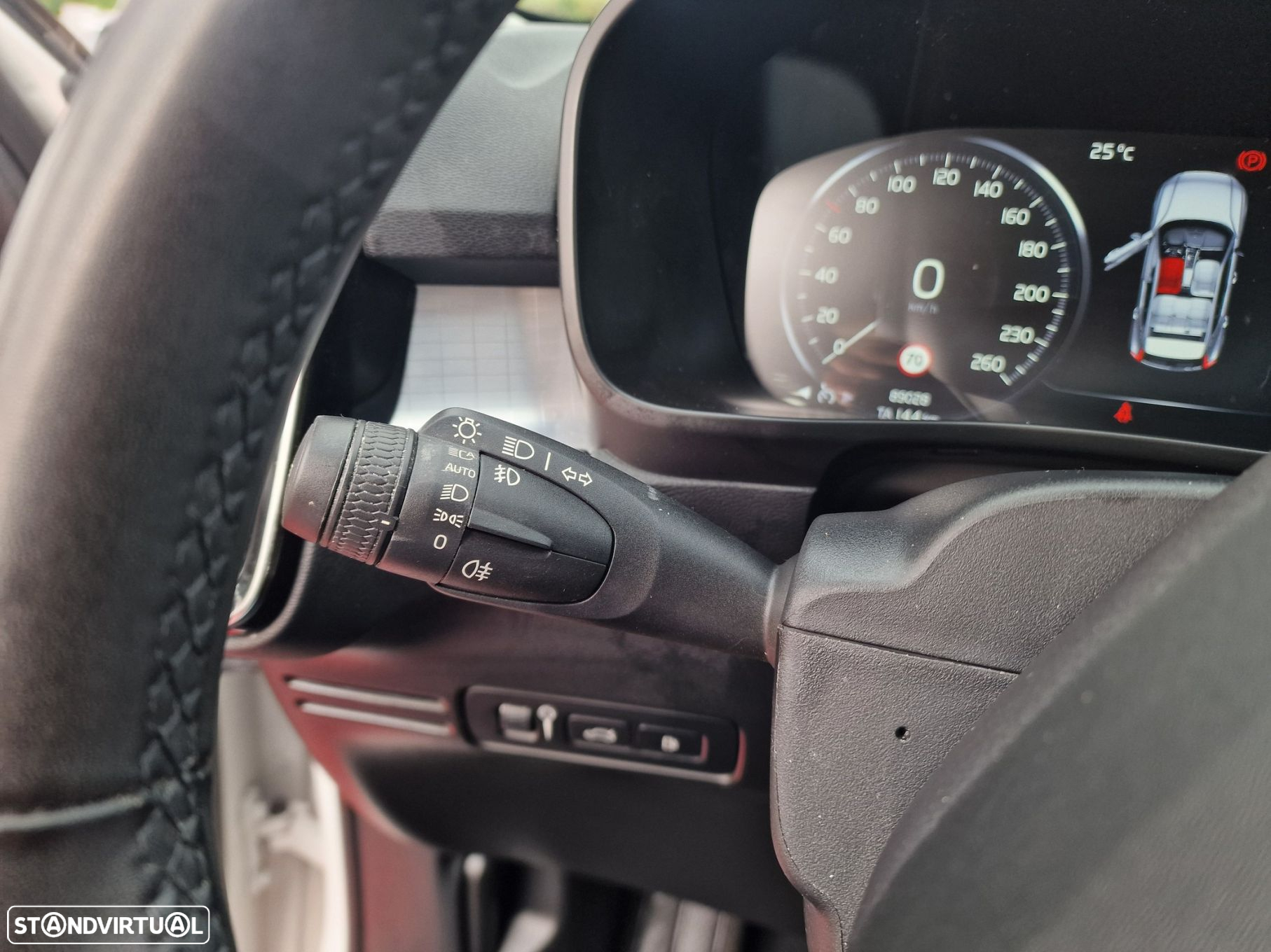 Volvo XC 40 - 23