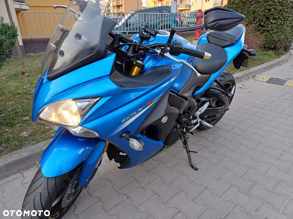 Suzuki GSX 1000 - 11