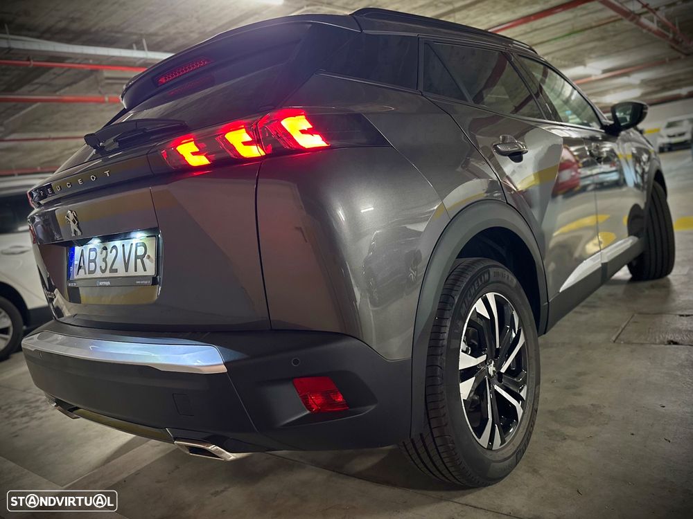 Peugeot 2008 1.2 PureTech Allure EAT8 - 3