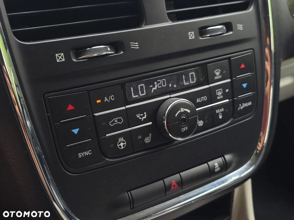 Lancia Voyager 2.8 CRD16v Gold - 33