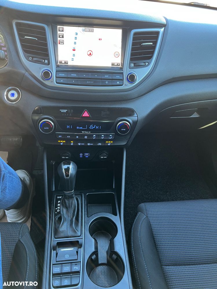 Hyundai Tucson blue 1.7 CRDi 2WD DCT Style - 12