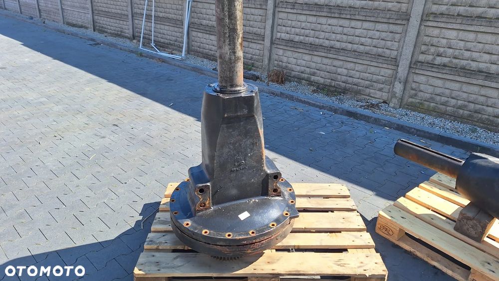 półoś obudowa 300578a4 osi przedniej mostu 86985668r case steiger 435 530 stx 450 500 - 3