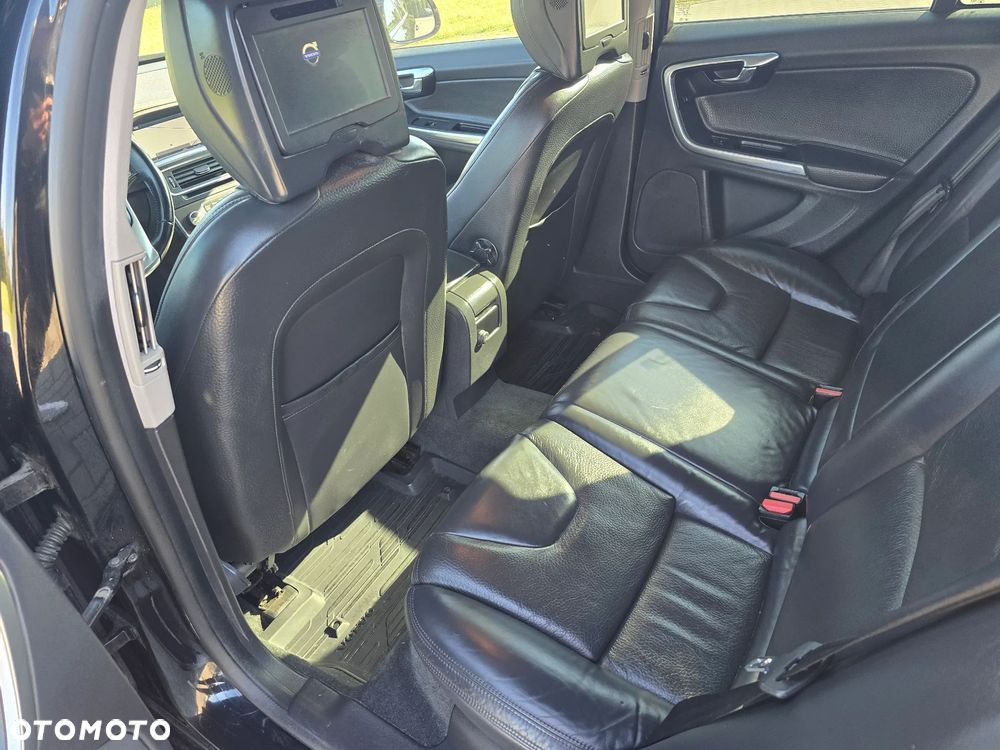 Volvo V60 D6 AWD Plug-in Hybrid R-Design Summum - 19