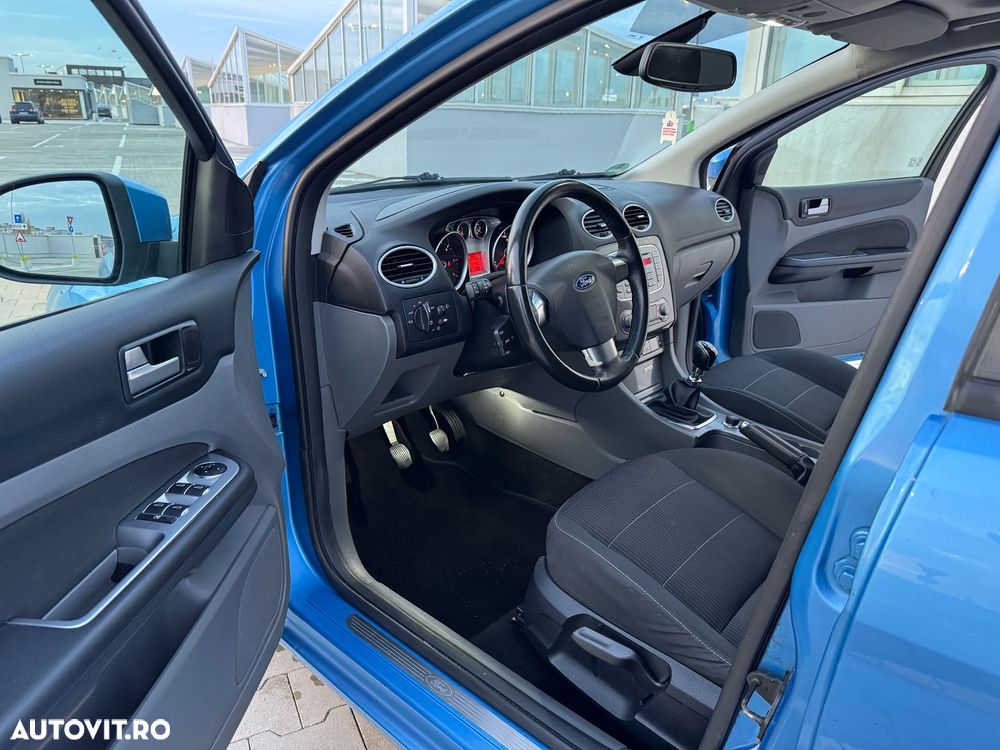 Ford Focus 2.0 TDCi DPF Ghia - 16