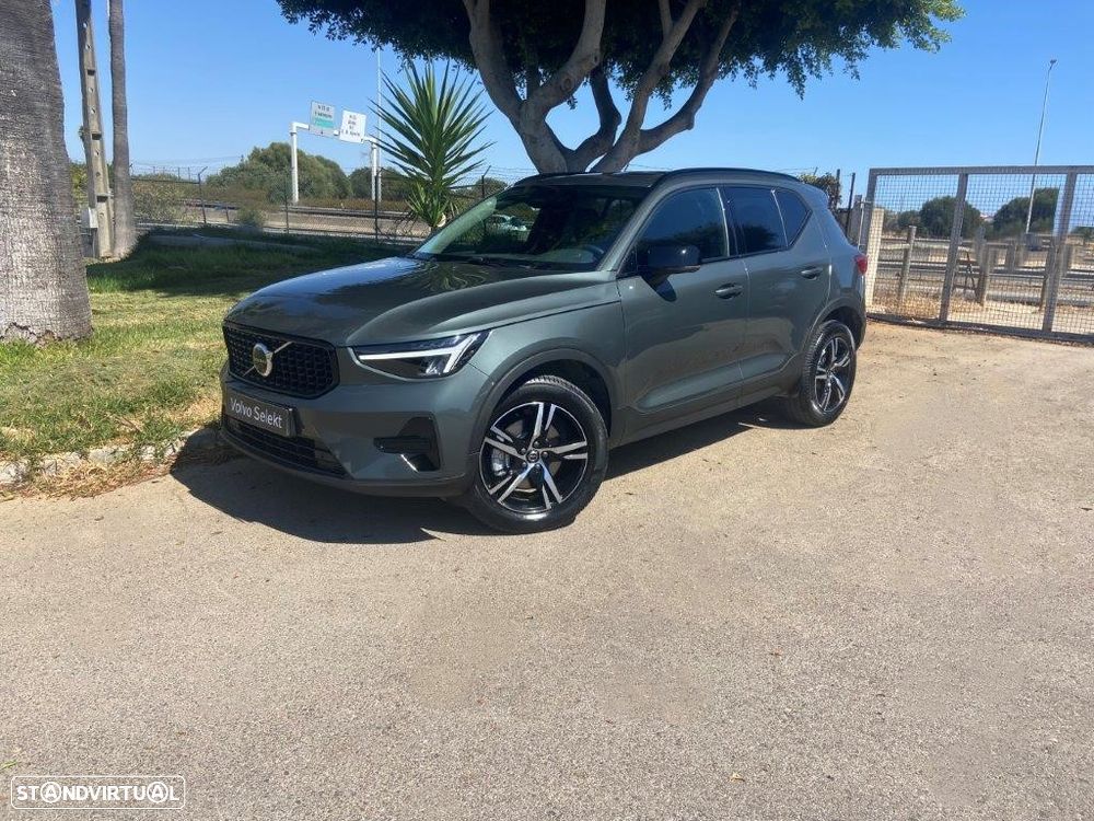 Volvo XC 40 2.0 B3 Plus Dark - 28