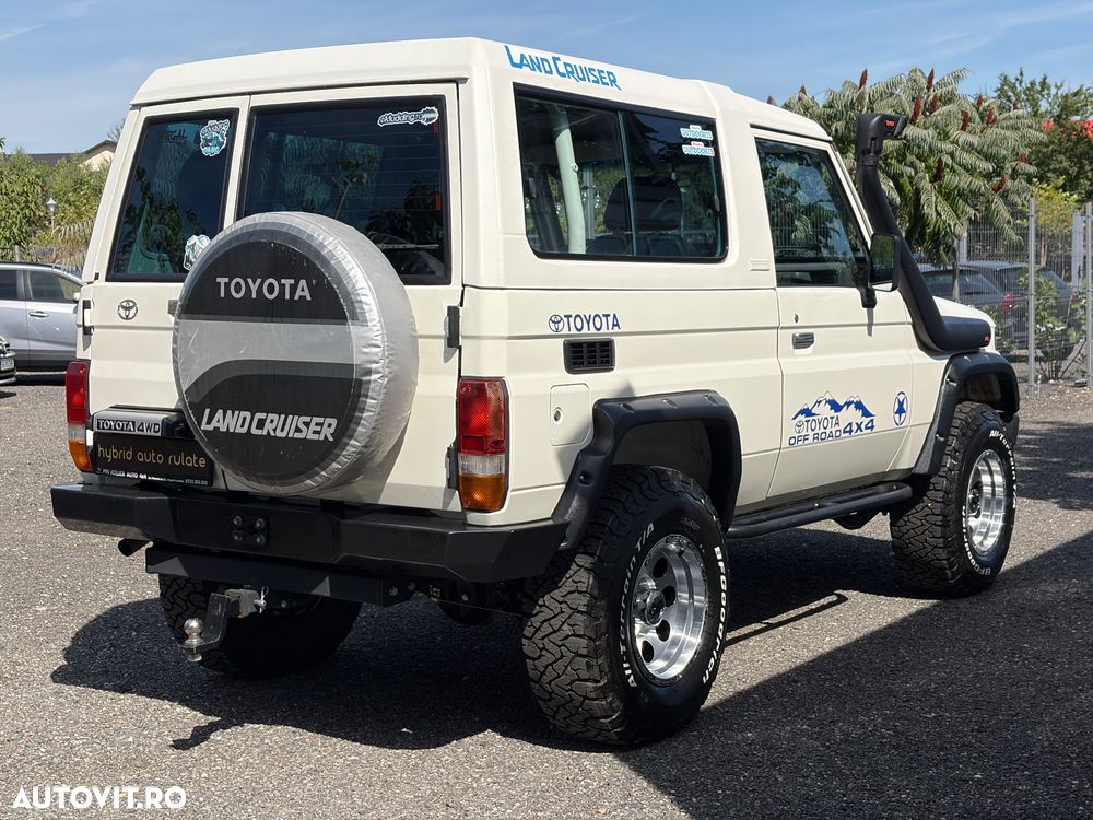 Toyota Land Cruiser - 5