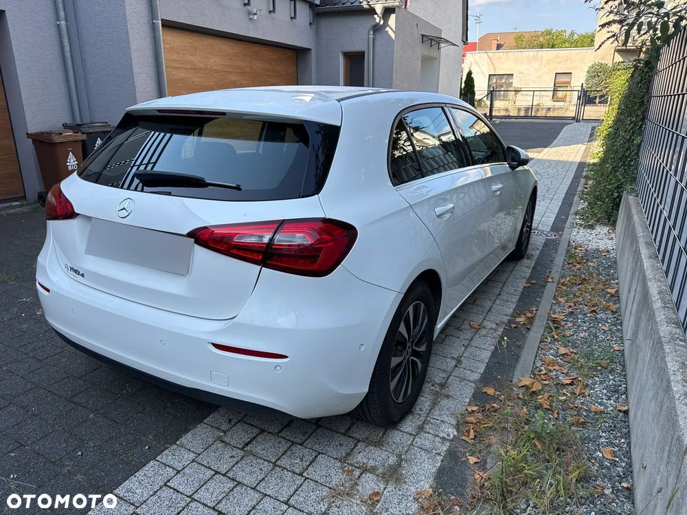 Mercedes-Benz Klasa A 180 d Style 8G-DCT - 4