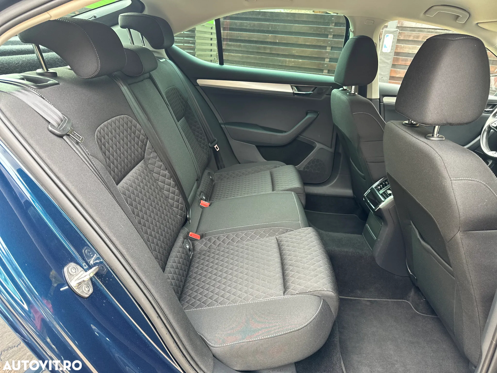 Skoda Superb 2.0 TDI DSG Style - 8