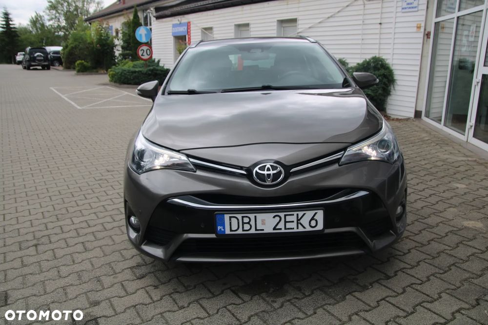 Toyota Avensis 2.0 D-4D Premium - 4