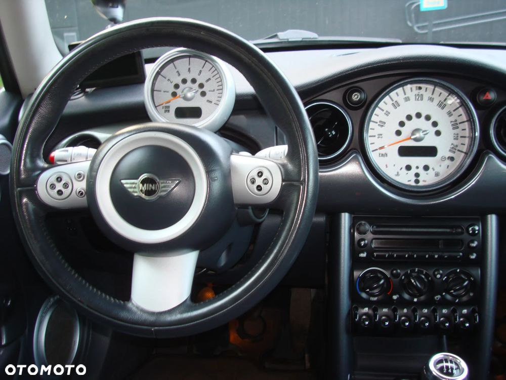 MINI Cooper Standard - 10