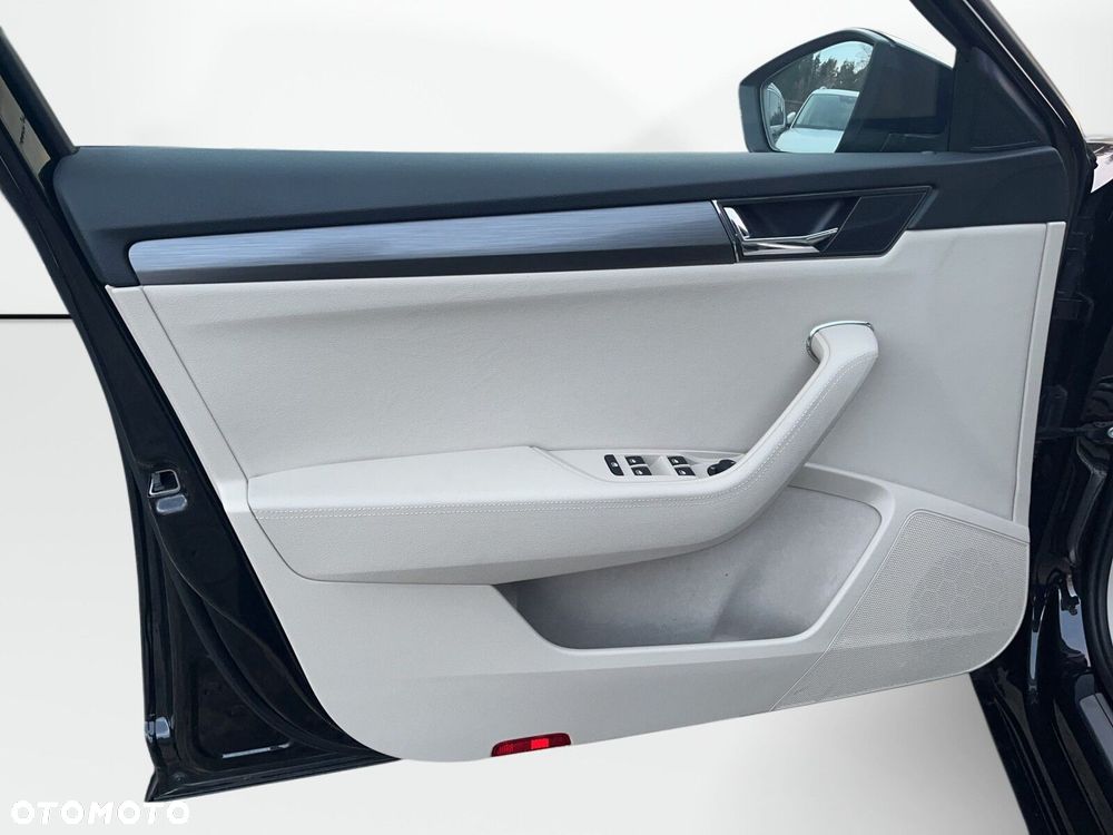 Skoda Superb 2.0 TSI Style DSG - 17