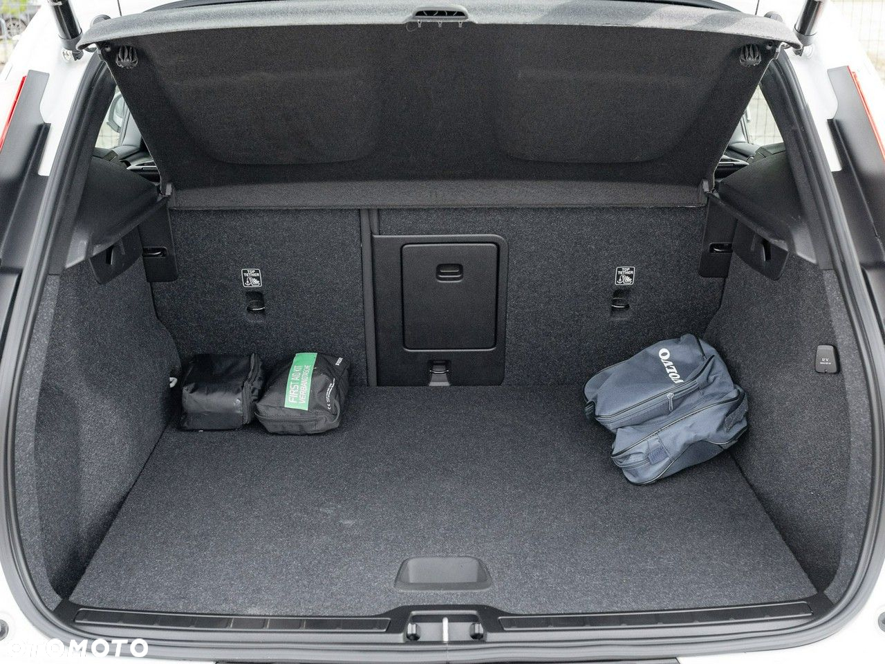 Volvo XC 40 T3 Momentum Pro - 26