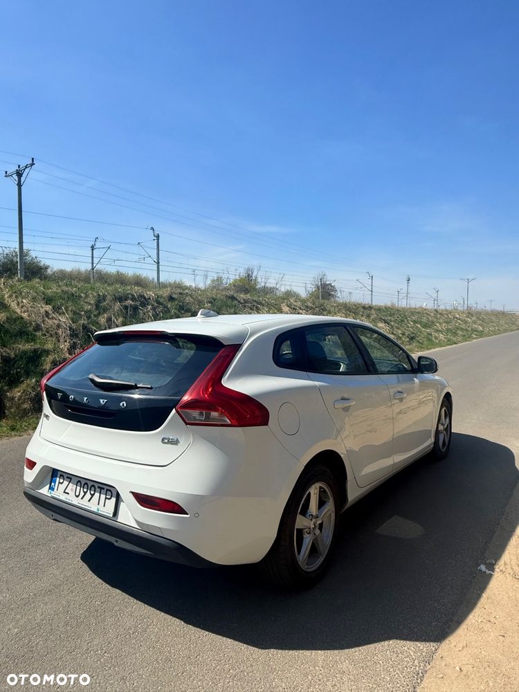 Volvo V40 D2 Drive-E Momentum - 8