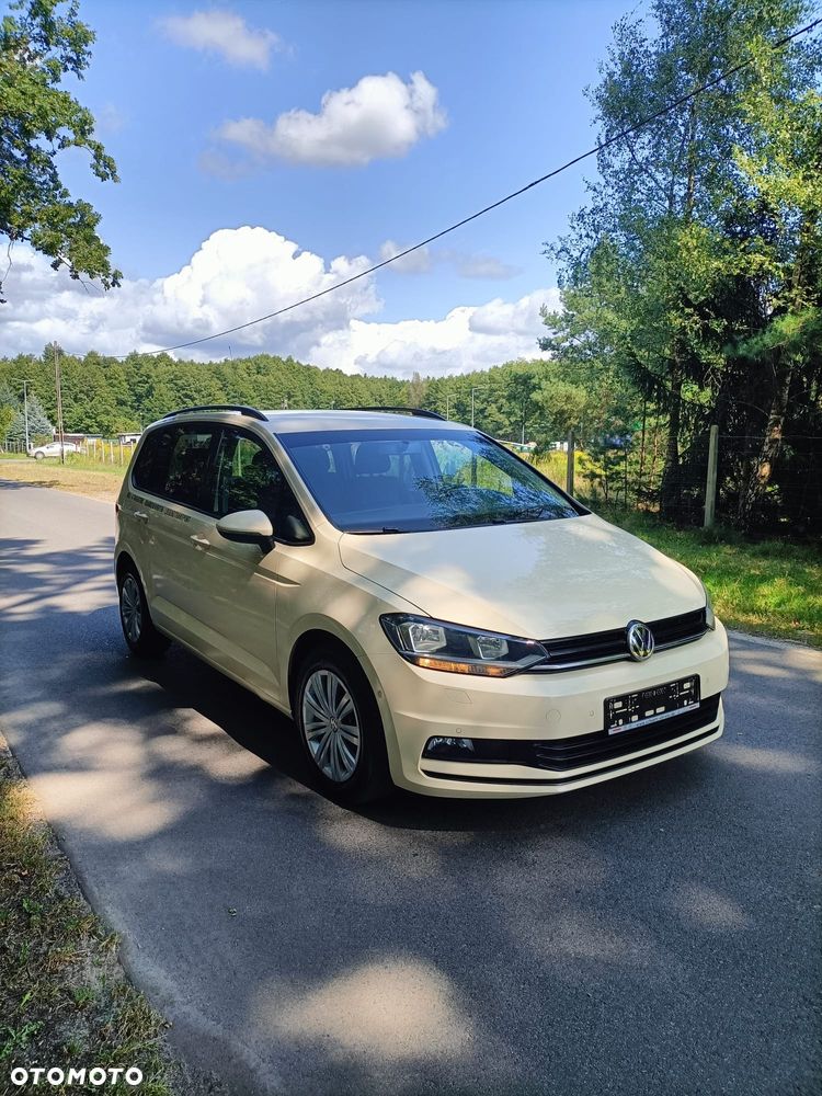 Volkswagen Touran - 16