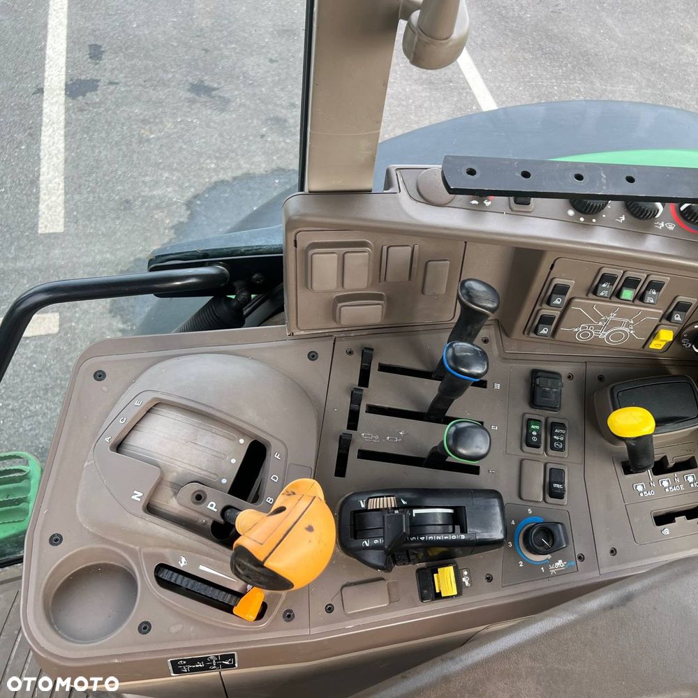 John Deere 6120M - 2