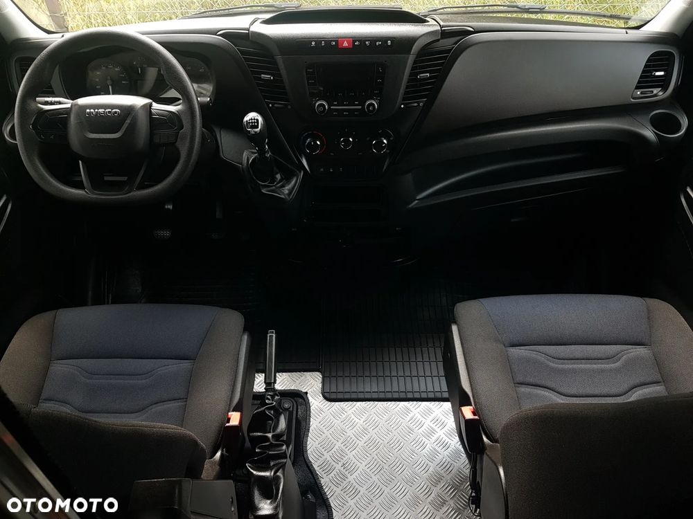 Iveco DAILY KONTENER NISKOPODŁOGOWY 4,44x2,23x2,43 SKLEP FOODTRUCK BAR KLIMA KONIOWÓZ KAMPER - 17
