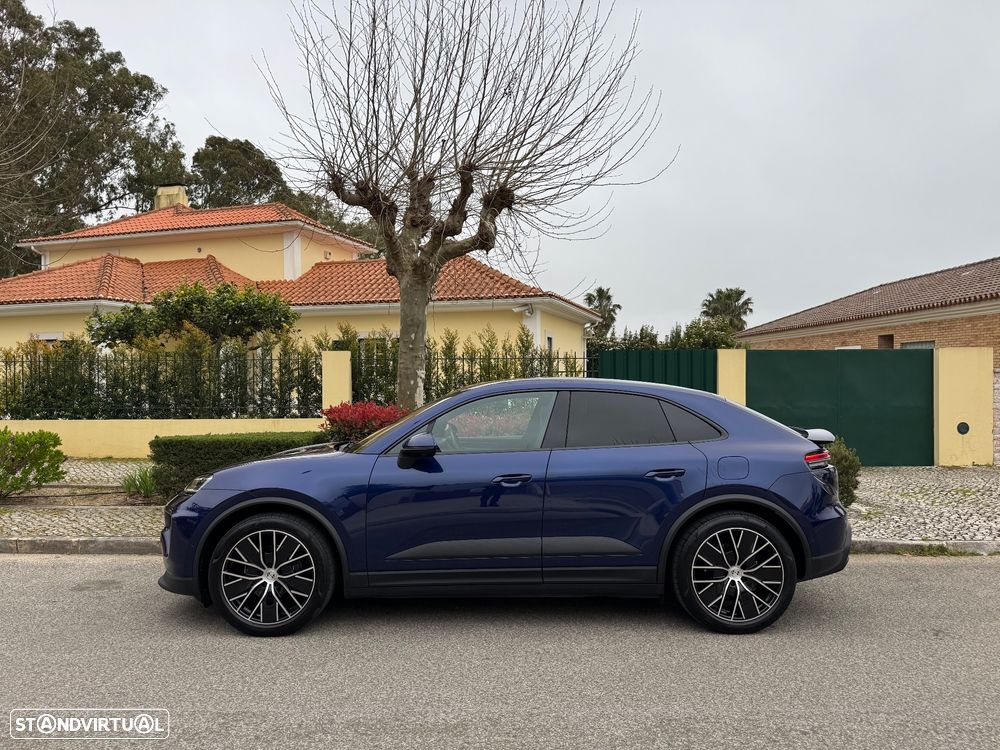Porsche Macan Electric 4 - 58