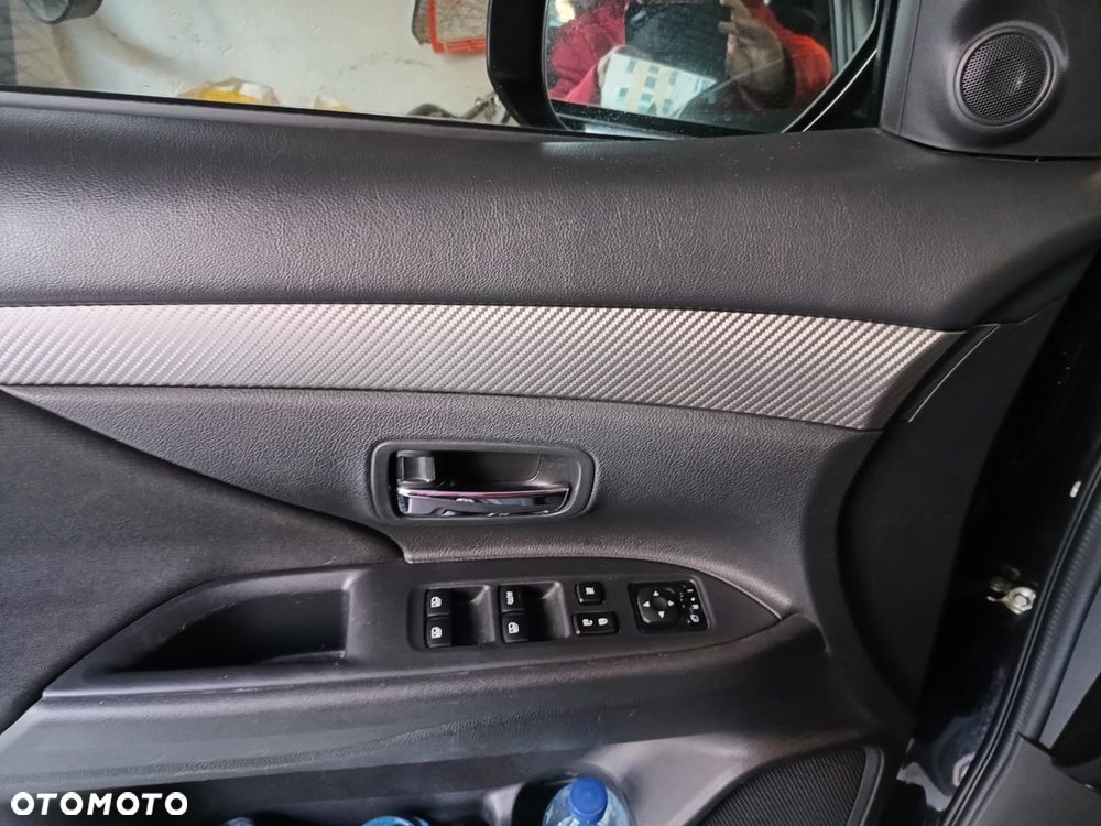 Mitsubishi Outlander - 7