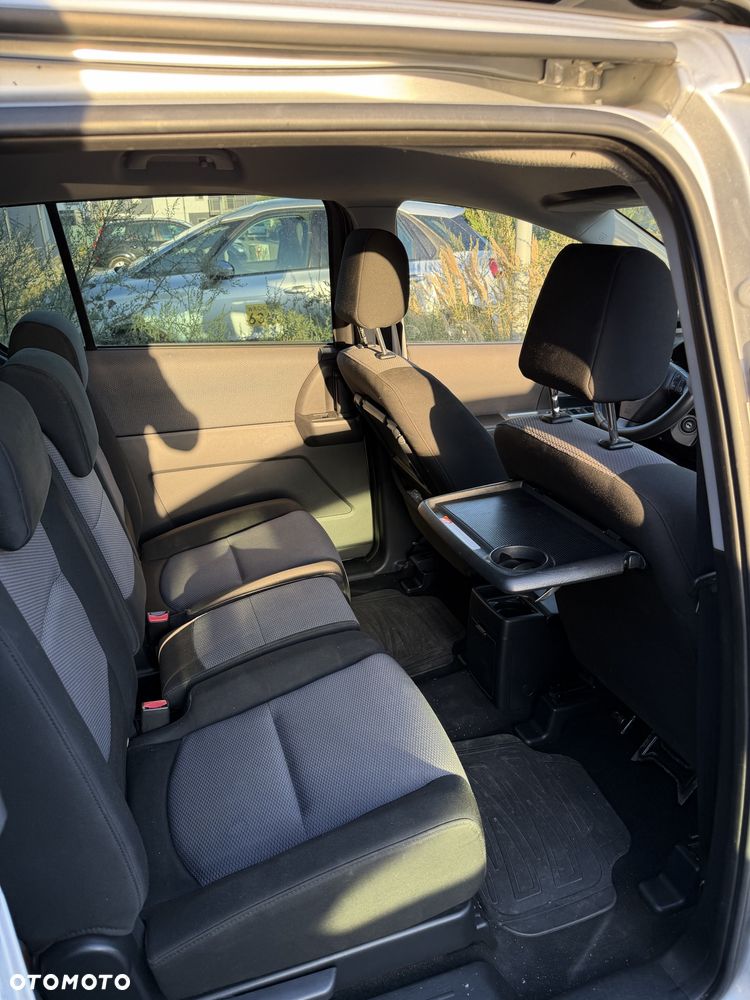 Mazda 5 - 7