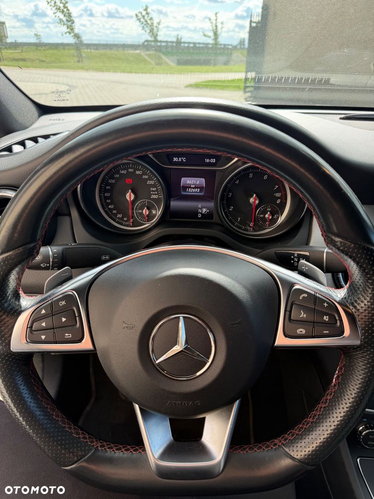 Mercedes-Benz CLA 220 4-Matic - 9