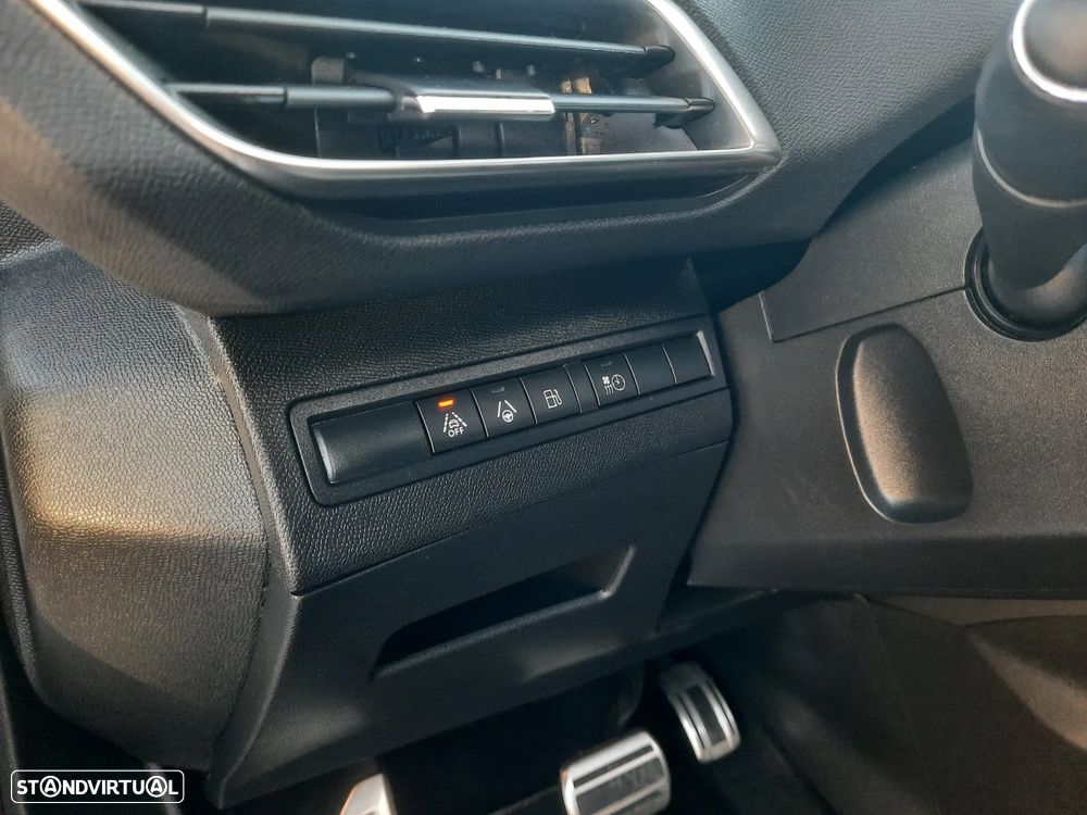 Peugeot 3008 1.6 Hybrid GT Pack e-EAT8 - 21