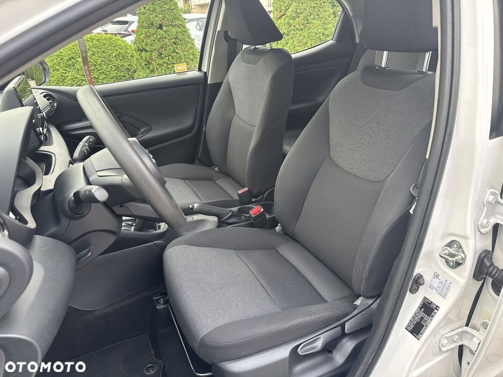Toyota Yaris - 12