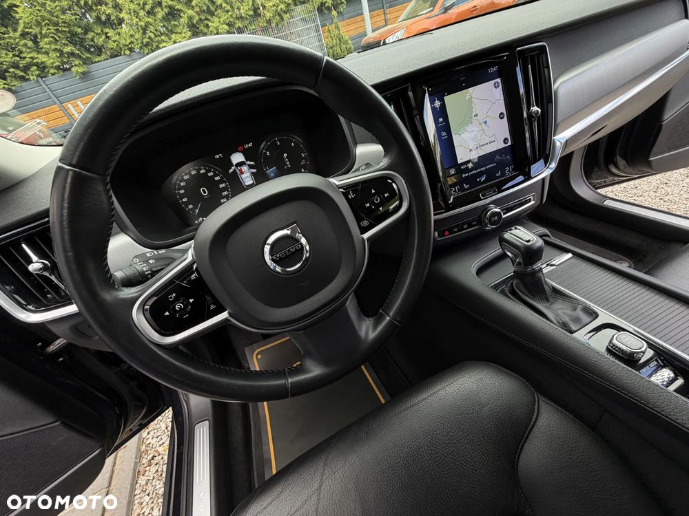 Volvo V90 D3 Geartronic Momentum Pro - 28