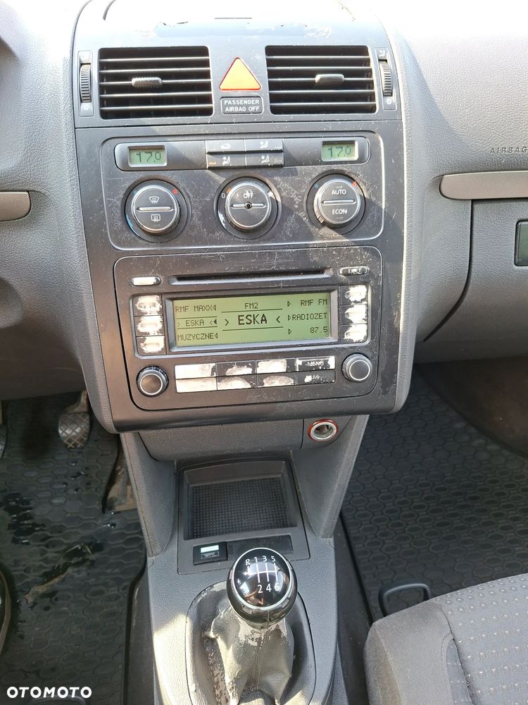 Volkswagen Touran - 15