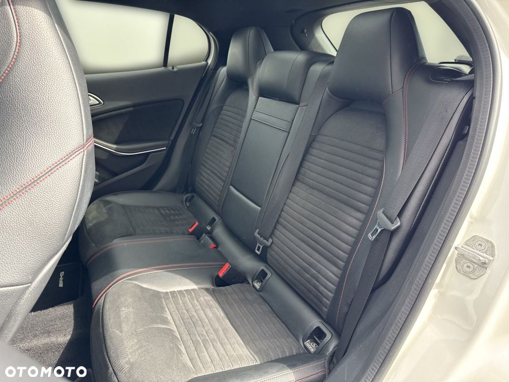Mercedes-Benz GLA - 25