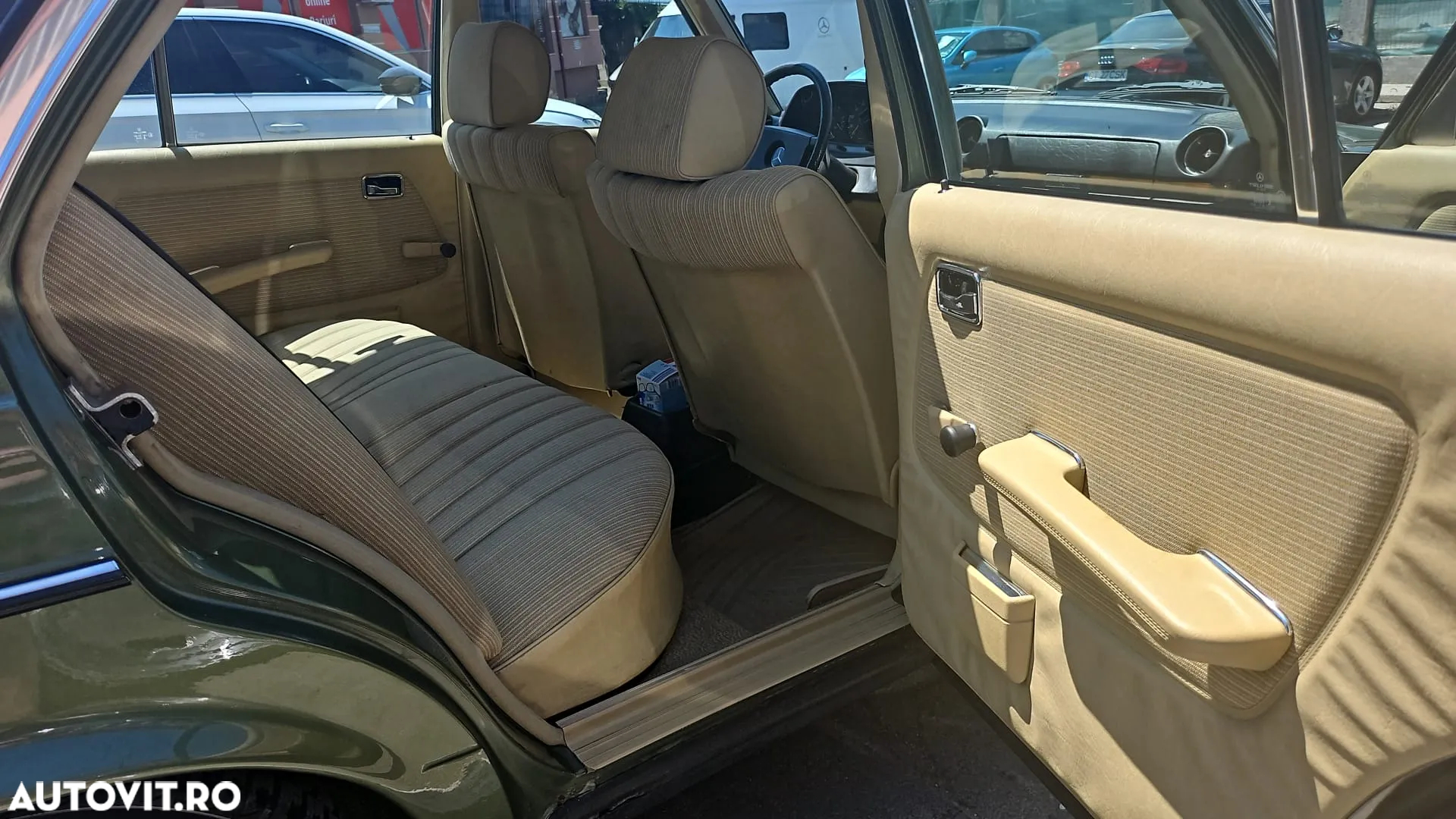 Mercedes-Benz W123 - 17