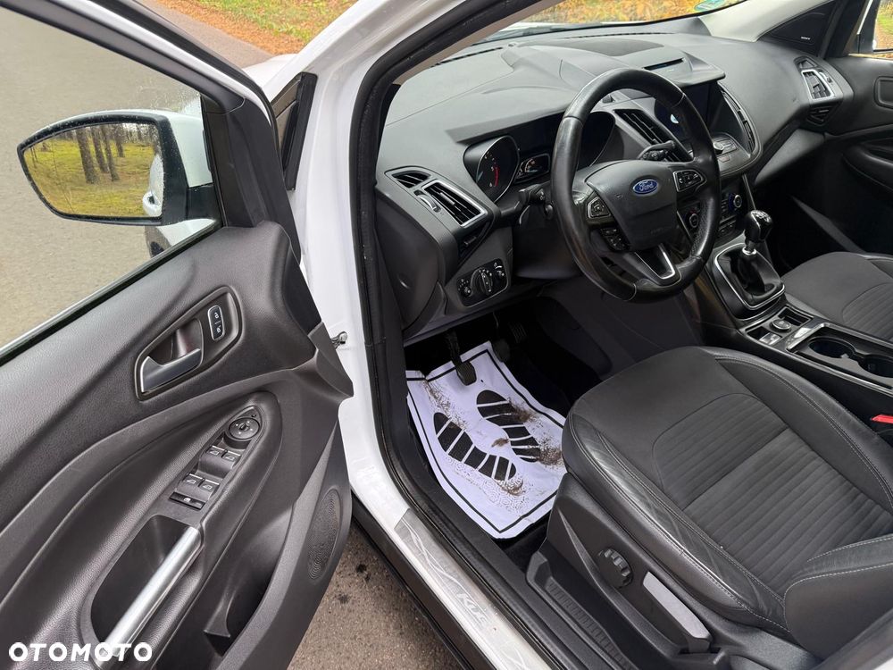 Ford Kuga 2.0 TDCi 2x4 Titanium - 13