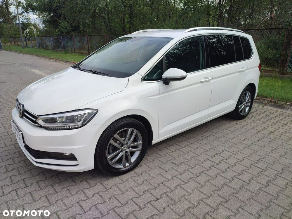 Volkswagen Touran - 12