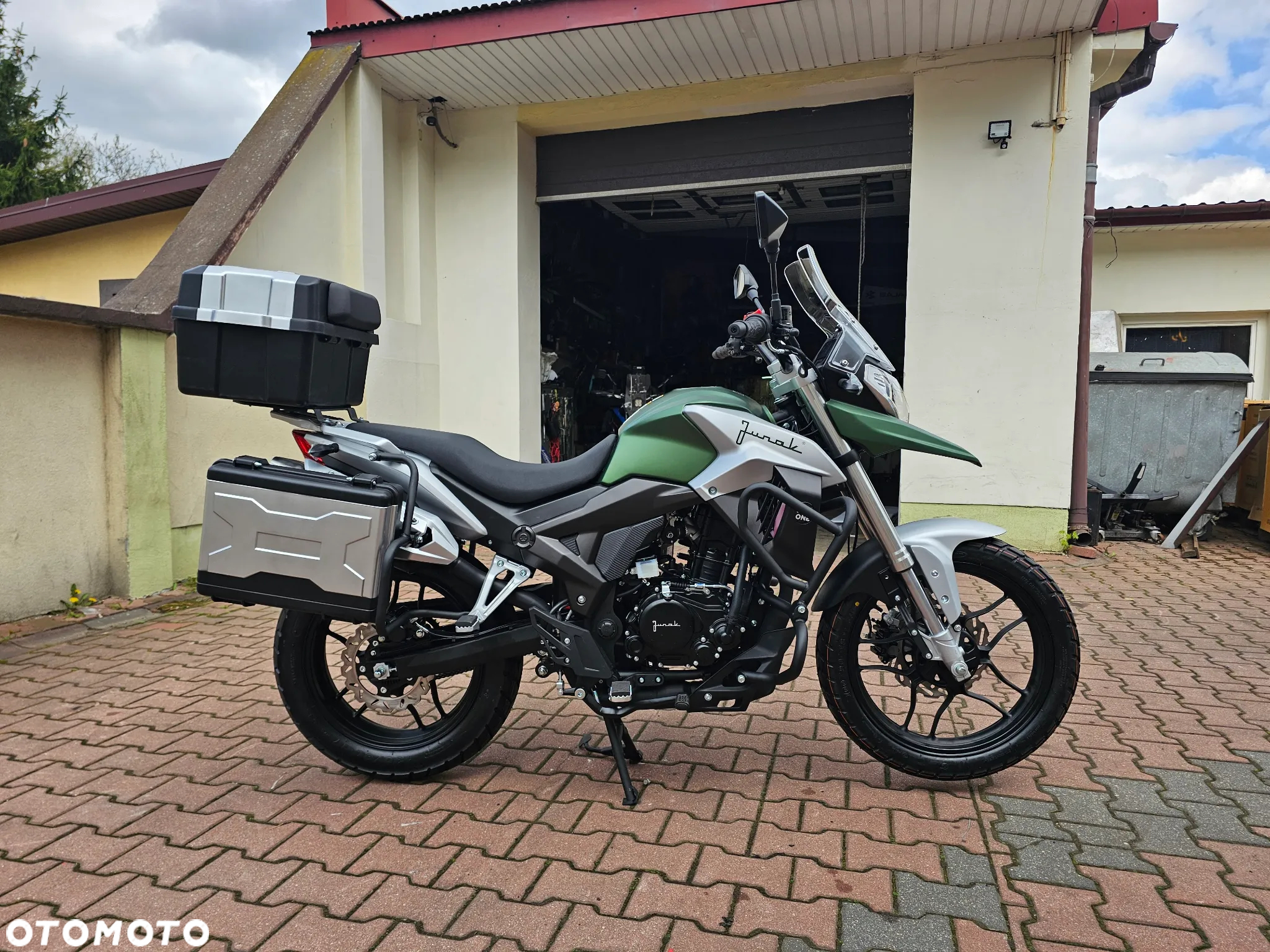 Junak RX One - 10