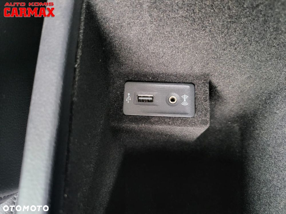 Volkswagen Passat - 24