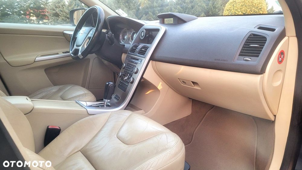 Volvo XC 60 - 6
