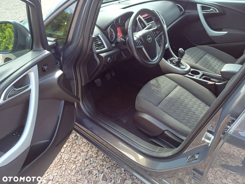 Opel Astra 1.4 Turbo 150 Jahre - 5