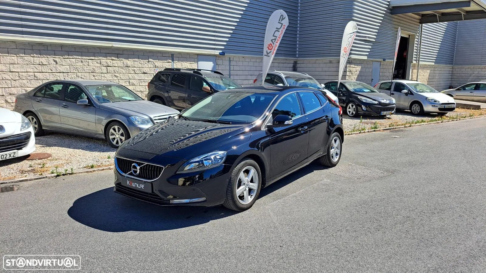 Volvo V40 2.0 D2 Momentum - 1